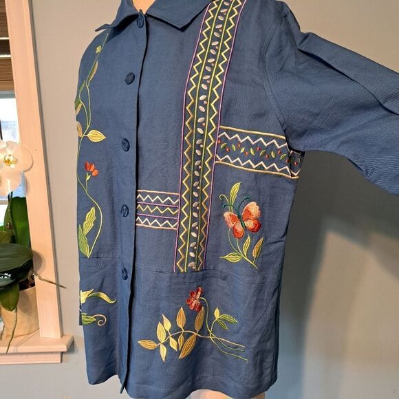 Susan Graver Grannycore Embroidered Linen Floral Butterfly Top Medium Blue/Multi - Picture 14 of 15